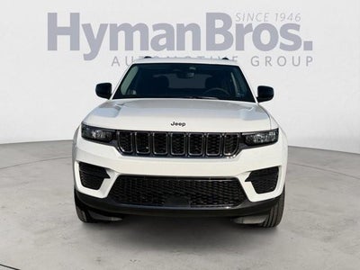 2023 Jeep Grand Cherokee Laredo 4x2