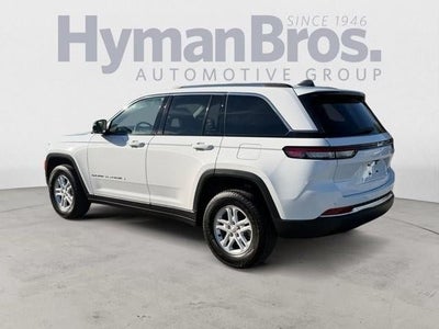 2023 Jeep Grand Cherokee Laredo 4x2