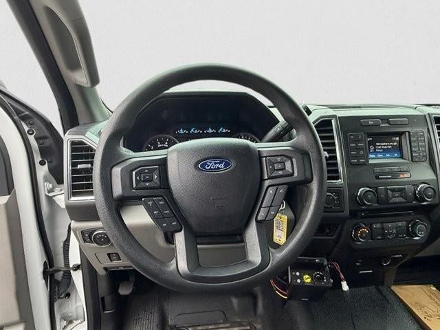 2017 Ford Super Duty F-250 SRW XLT 4WD Reg Cab 8' Box