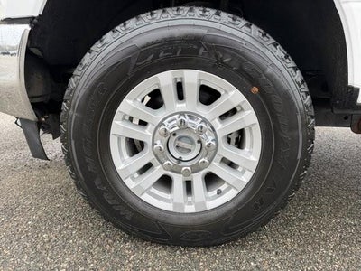 2017 Ford Super Duty F-250 SRW XLT 4WD Reg Cab 8' Box