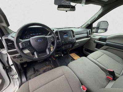 2017 Ford Super Duty F-250 SRW XLT 4WD Reg Cab 8' Box