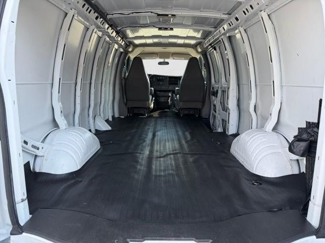 2022 Chevrolet Express Cargo Van 2500 Extended Wheelbase Rear-Wheel Drive