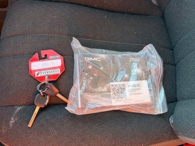 2024 GMC Savana Cargo Van 2500 Regular Wheelbase Rear-Wheel Drive