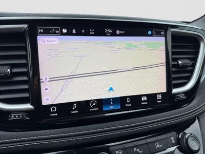 2022 Chrysler Pacifica Hybrid Touring L FWD