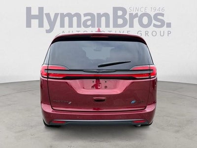 2022 Chrysler Pacifica Hybrid Touring L FWD