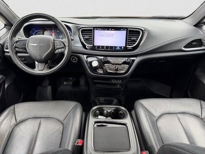 2022 Chrysler Pacifica Hybrid Touring L FWD