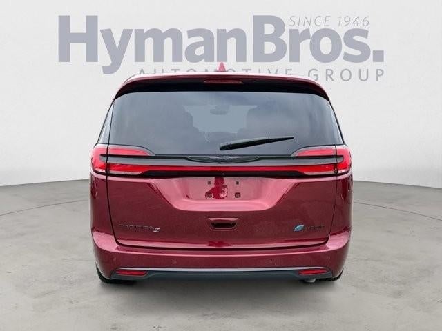 2022 Chrysler Pacifica Hybrid Touring L FWD