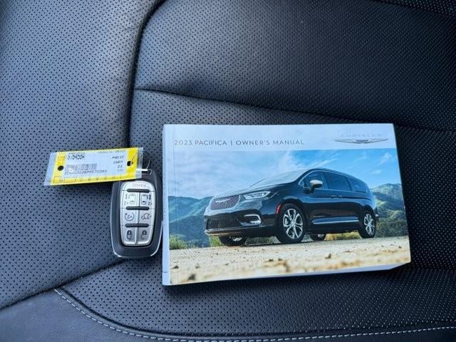2023 Chrysler Pacifica Limited AWD