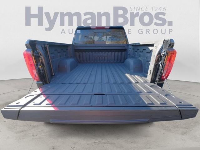 2023 GMC Sierra 1500 Crew Cab Short Box 4-Wheel Drive SLT