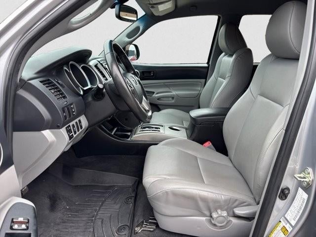 2015 Toyota Tacoma 4WD Double Cab Short Bed V6 Automatic (Natl)