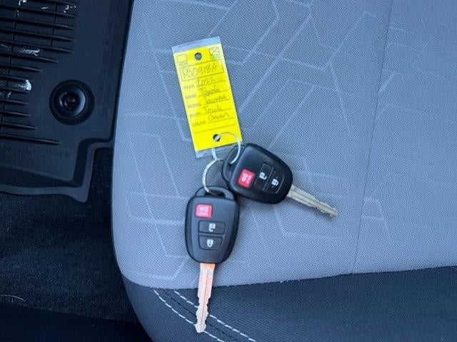 2022 Toyota Tacoma 4WD 4WD TRD Sport Double Cab 5' Bed V6 MT (Natl)