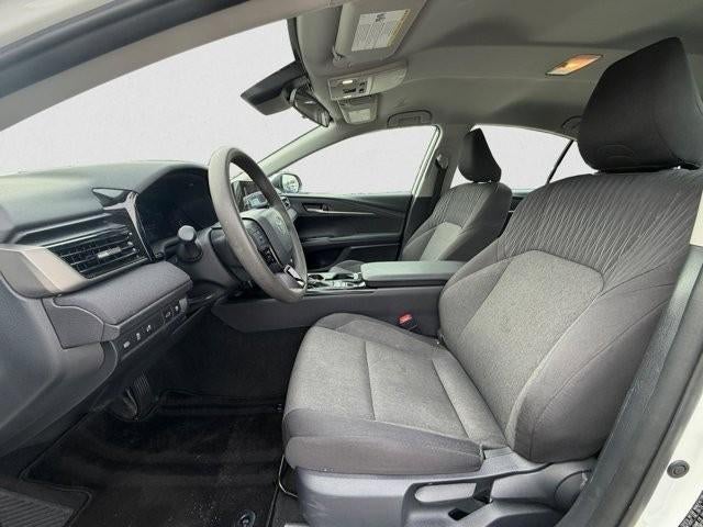 2025 Toyota Camry LE (SE)