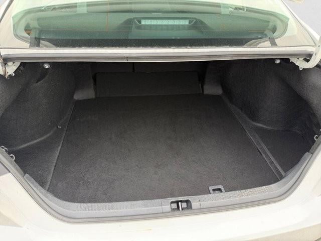 2025 Toyota Camry LE (SE)