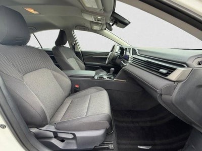 2025 Toyota Camry LE (SE)