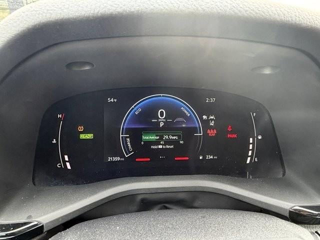 2025 Toyota Camry LE (SE)