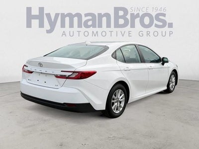 2025 Toyota Camry LE (SE)