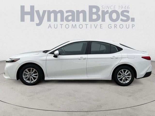 2025 Toyota Camry LE (SE)