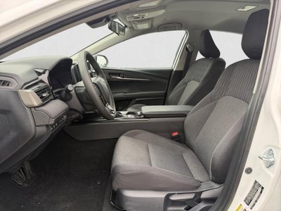 2025 Toyota Camry LE (SE)