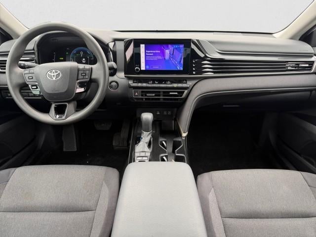 2025 Toyota Camry LE (SE)