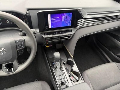 2025 Toyota Camry LE (SE)