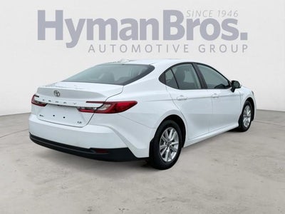 2025 Toyota Camry LE (SE)