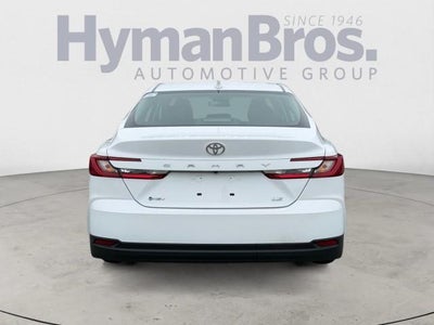2025 Toyota Camry LE (SE)