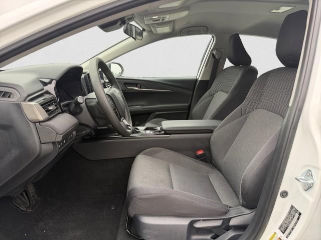 2025 Toyota Camry LE (SE)