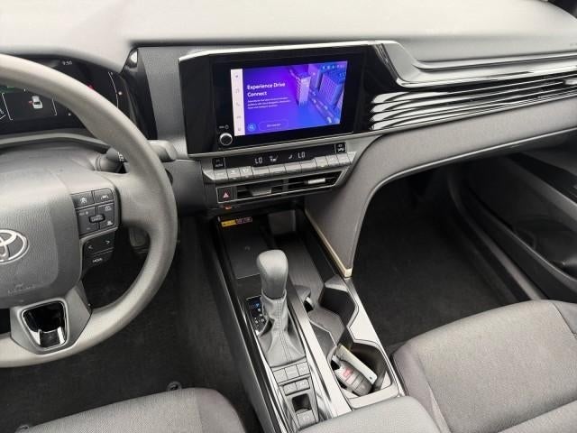 2025 Toyota Camry LE (SE)