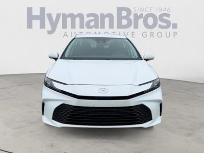2025 Toyota Camry LE (SE)