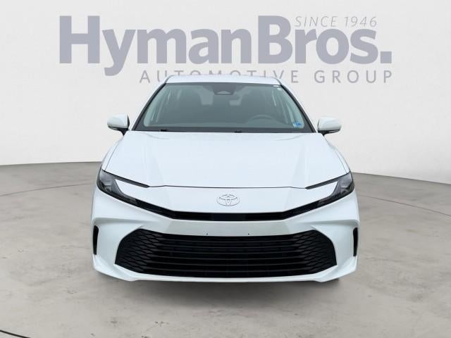 2025 Toyota Camry LE (SE)