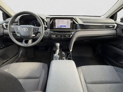 2025 Toyota Camry LE (SE)