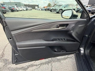 2025 Toyota Camry LE (SE)