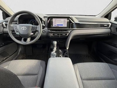 2025 Toyota Camry LE (SE)