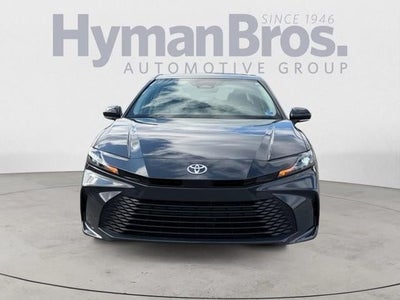 2025 Toyota Camry LE (SE)