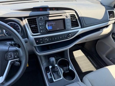 2019 Toyota Highlander LE V6 AWD (SE)