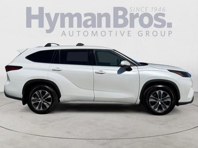 2022 Toyota Highlander XLE AWD (Natl)