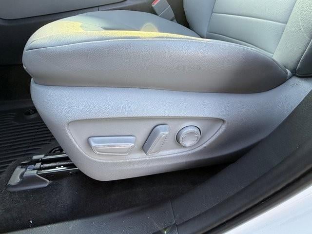 2025 Toyota Highlander XLE FWD (Natl)