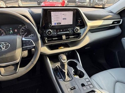 2025 Toyota Highlander XLE FWD (Natl)
