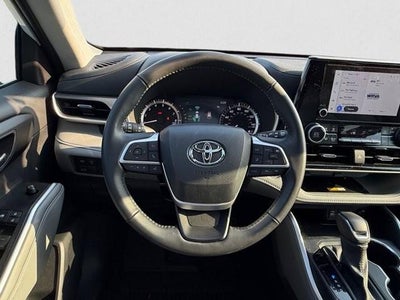 2025 Toyota Highlander XLE FWD (Natl)