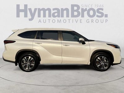 2025 Toyota Highlander XLE FWD (Natl)