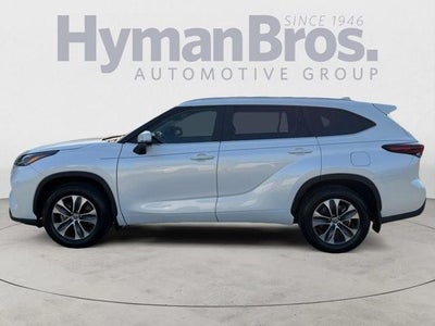 2025 Toyota Highlander XLE FWD (Natl)