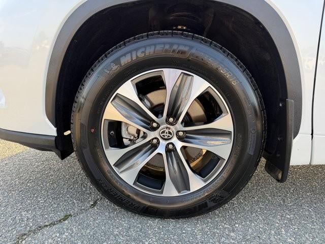 2025 Toyota Highlander XLE FWD (Natl)