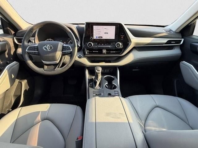 2025 Toyota Highlander XLE FWD (Natl)