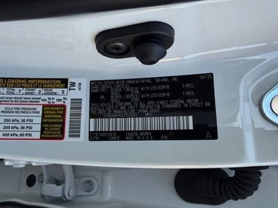 2025 Toyota Highlander XLE FWD (Natl)