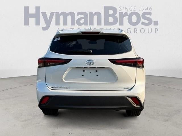 2025 Toyota Highlander XLE FWD (Natl)