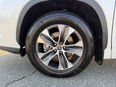 2025 Toyota Highlander XLE FWD (Natl)