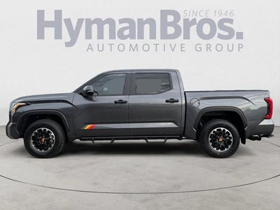 2025 Toyota Tundra 4WD 4WD SR5 CrewMax 5.5' Bed (Natl)