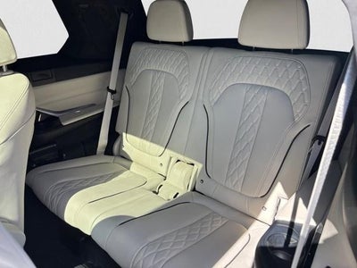 2023 BMW X7 xDrive40i Sports Activity Vehicle