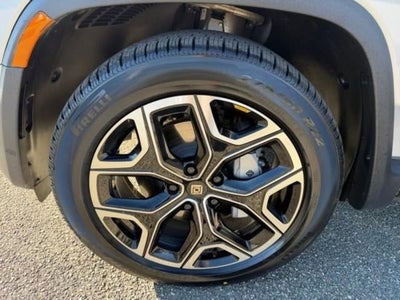 2025 Rivian R1S Adventure Dual-Motor Standard Pack