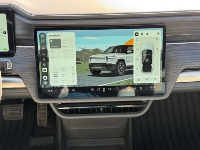 2025 Rivian R1S Adventure Dual-Motor Standard Pack